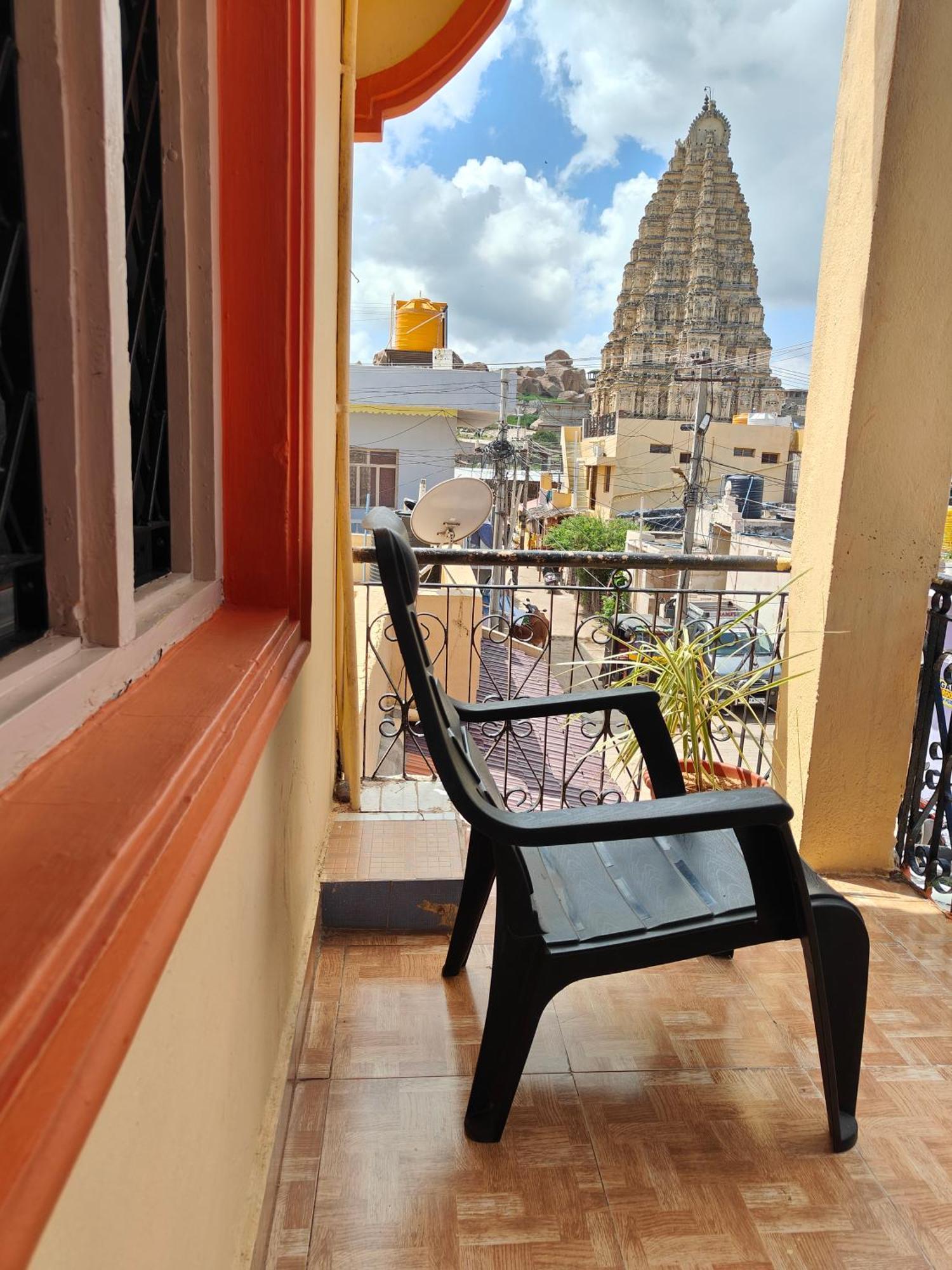 Rocky Guesthouse Хампи Экстерьер фото