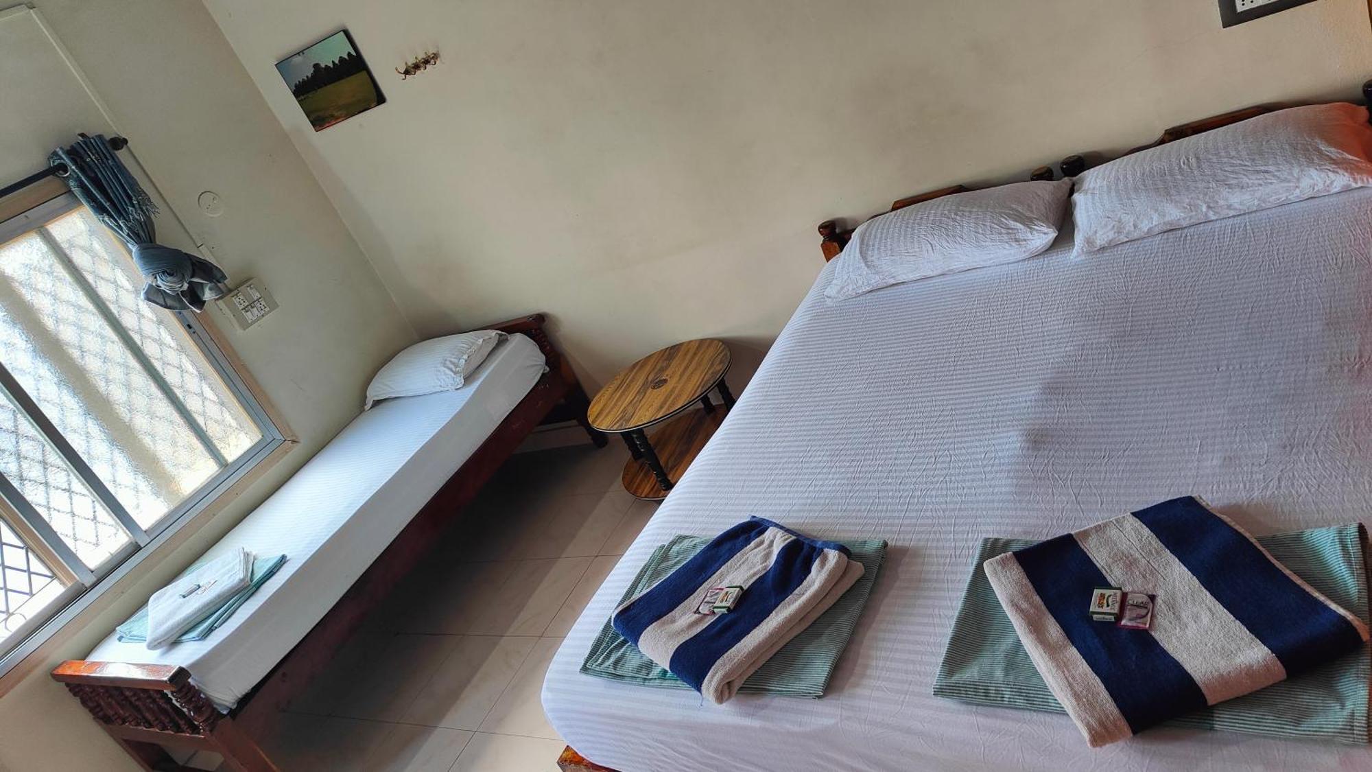 Rocky Guesthouse Хампи Экстерьер фото