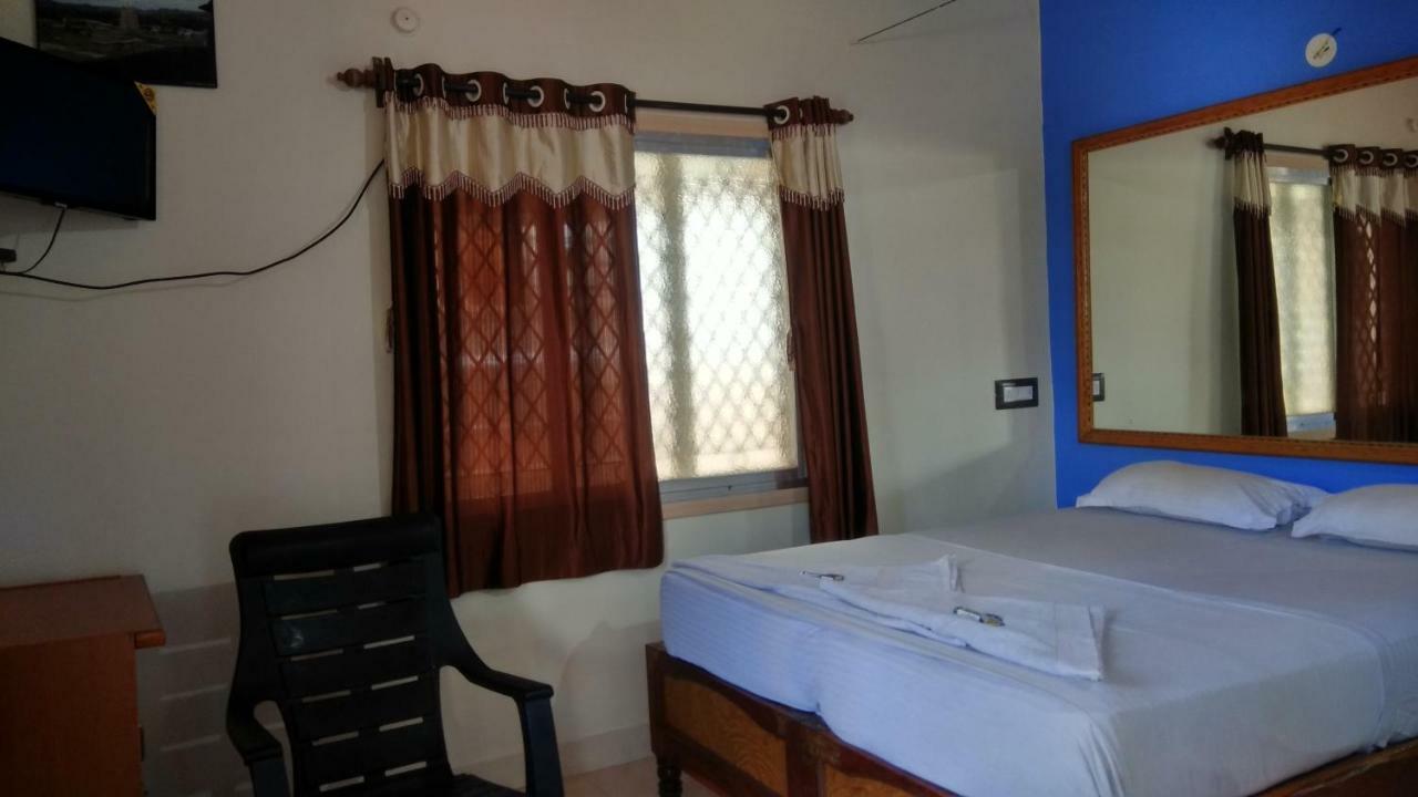 Rocky Guesthouse Хампи Экстерьер фото